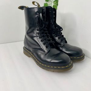 Dr. Martens Black Smooth 1490 Boots 10 Eyeletes Me